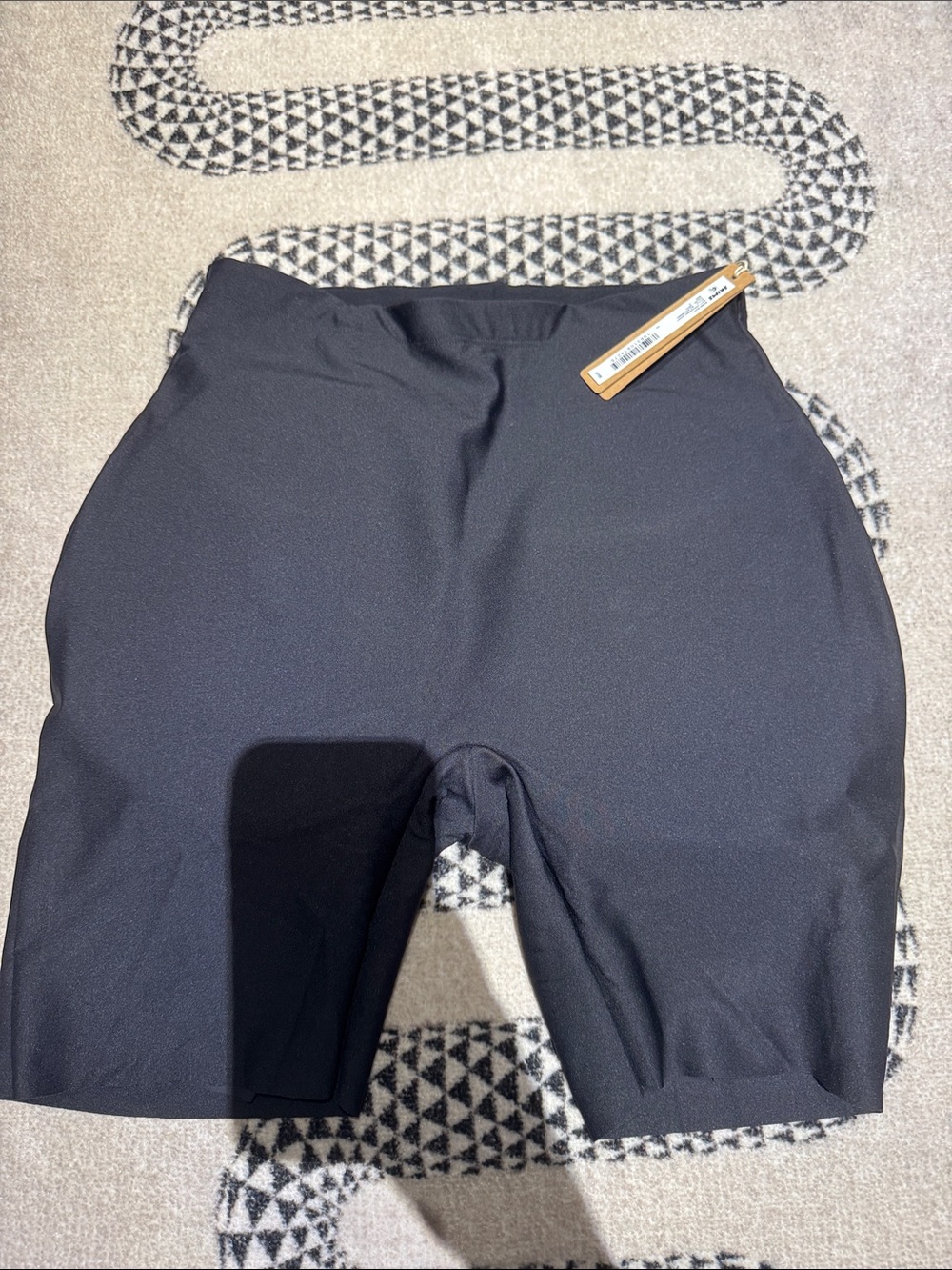 SKIMS Butt Enhancing Short NWT